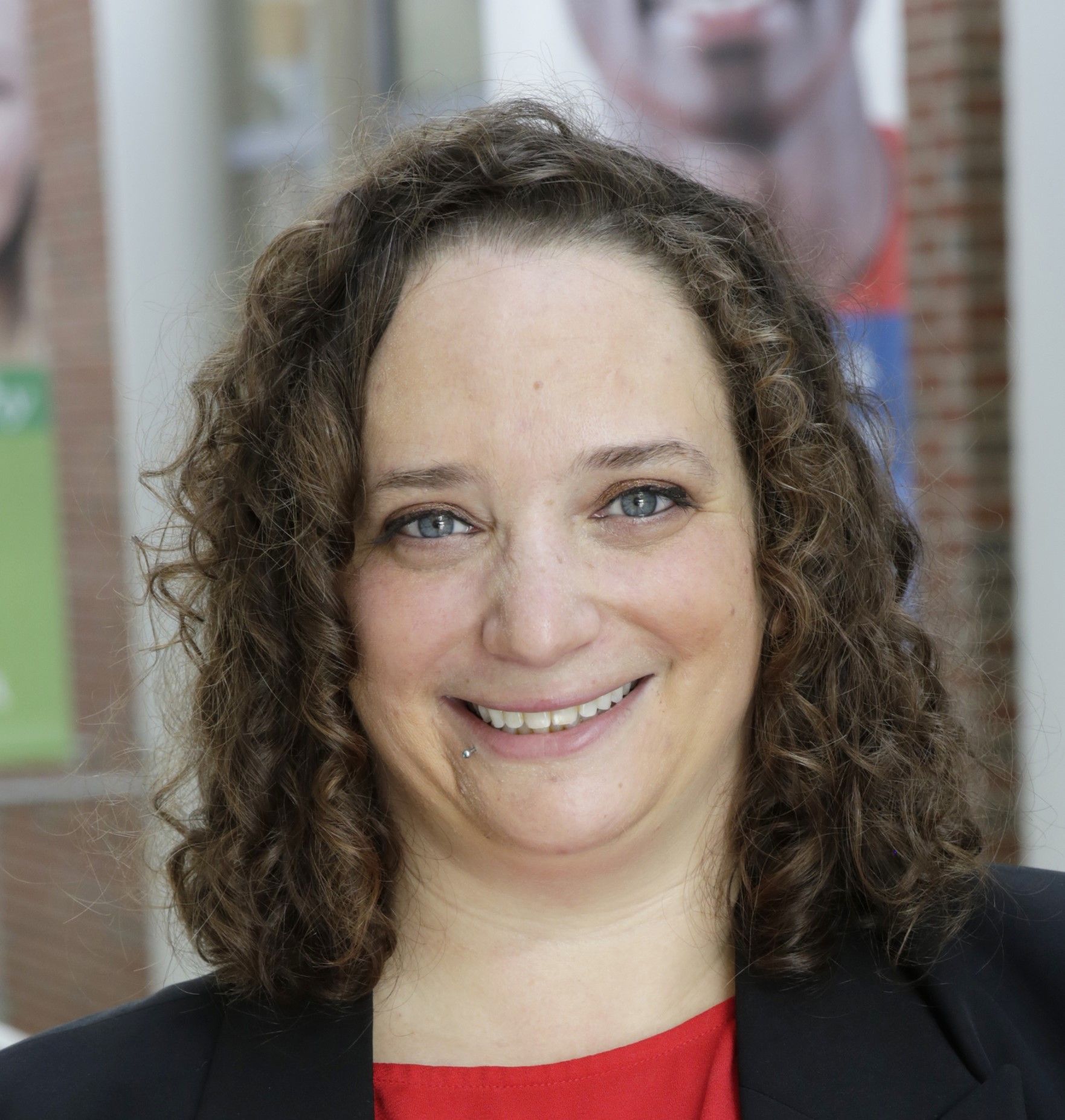 Headshot of Chloe Diamond Lenow