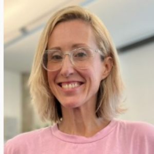 Julia Devine headshot